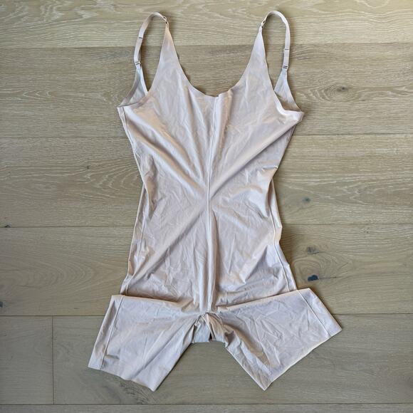 Spanx Beige Open Bust Mid-Thigh Shaping Bodysuit XL Nude Shape-wear - Picture 2 of 11